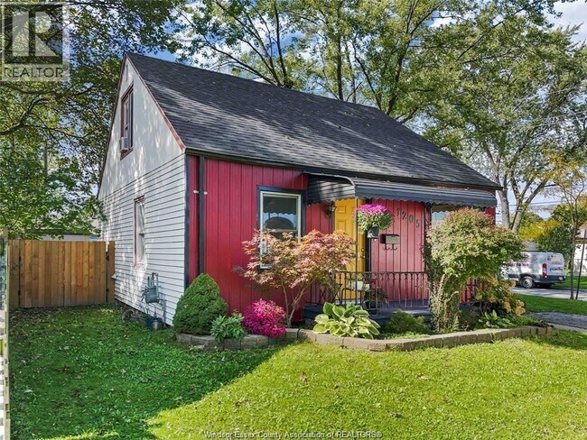 Photo du bâtiment - 1205 Oak Ave