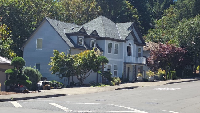 Building Photo - 13518 SW Hillshire Dr