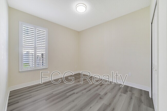 Foto del edificio - 11701 Verrazano Dr