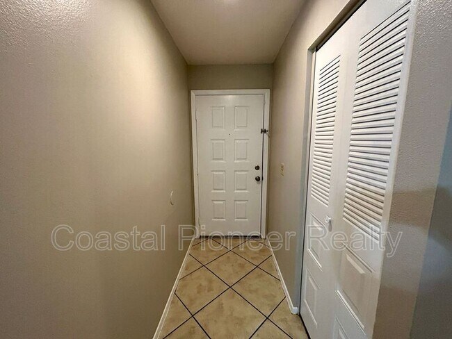 Foto del edificio - 1042 Axlewood Cir