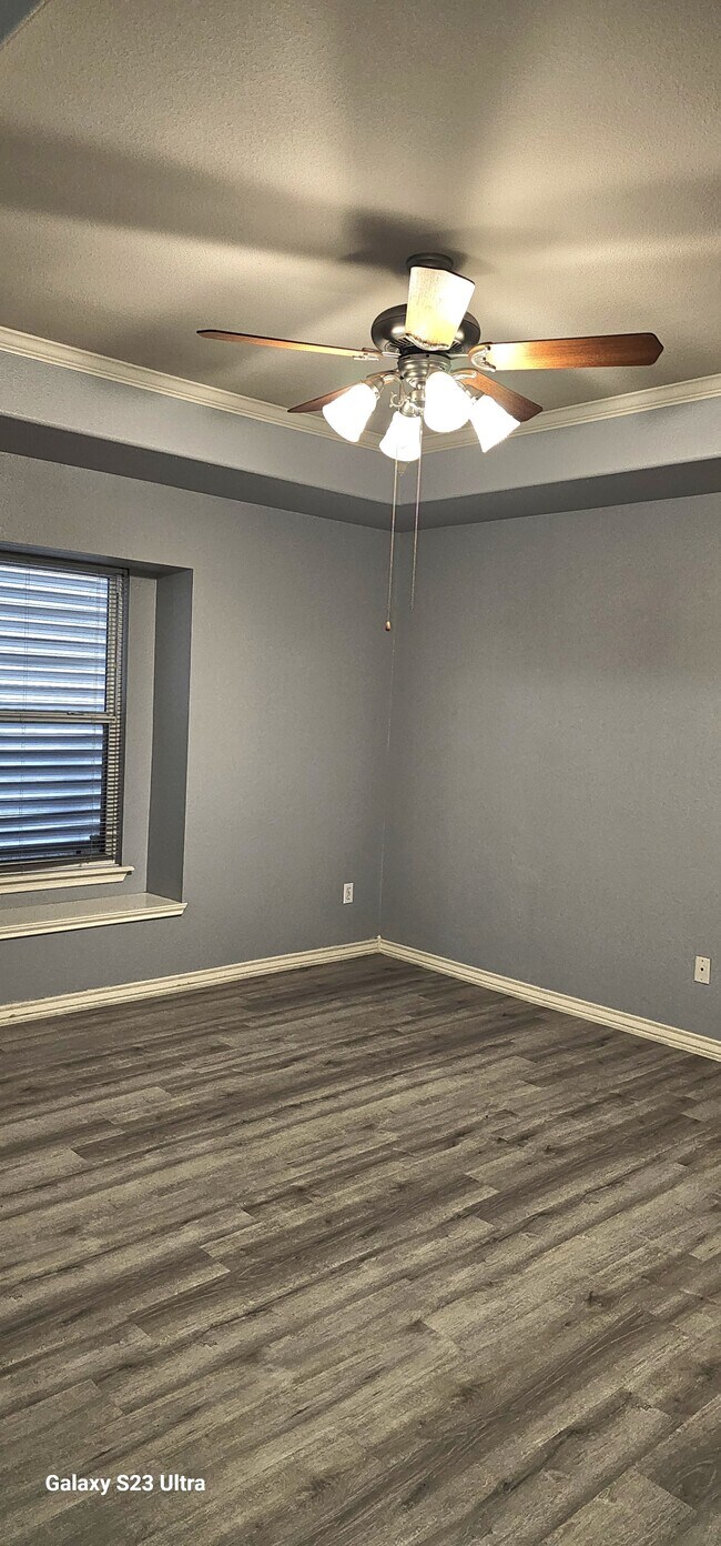 Foto del edificio - 8002 Mitra Pkwy