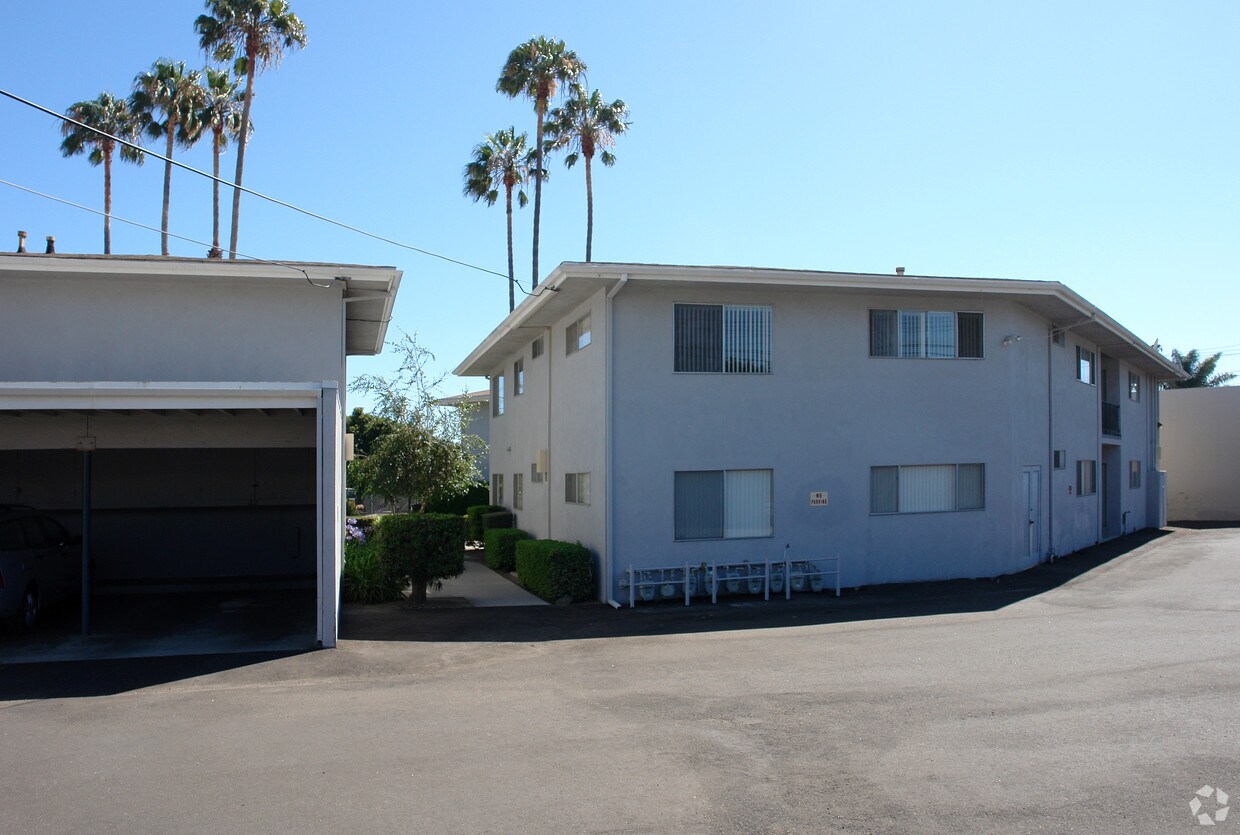 Foto del edificio - 12-66 Brentwood Ave