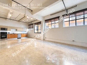 Building Photo - 738 S Los Angeles St