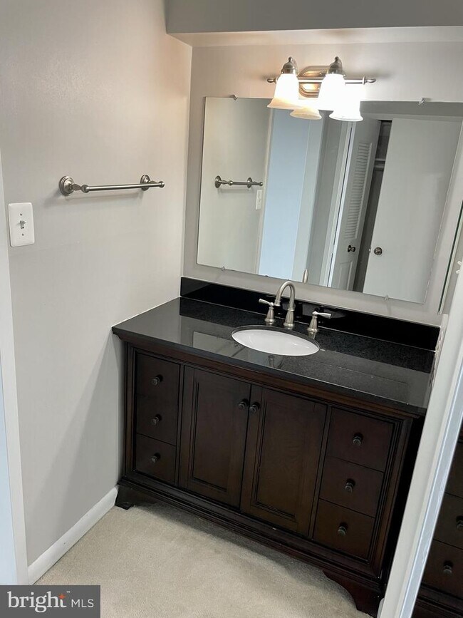 Building Photo - 3701 S George Mason Dr