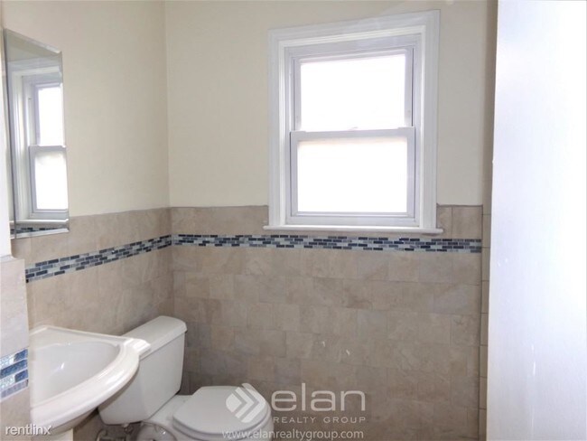 Foto del edificio - 8242 Kilpatrick Ave