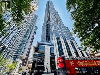 Building Photo - 11-4611 Yorkville Ave