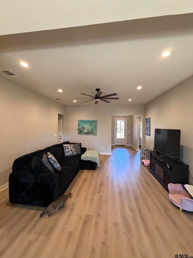 Foto del edificio - 11201 County Rd 166