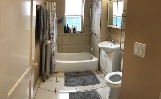 Building Photo - 2555 W 57th St