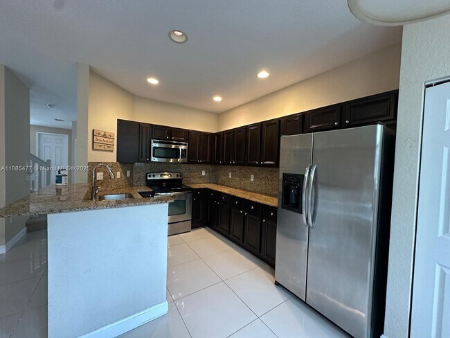 Foto del edificio - 1026 NE 207th Terrace