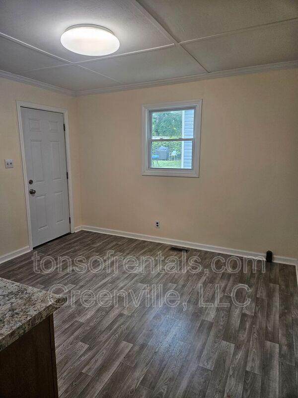 Foto del edificio - 733 Fairfax St