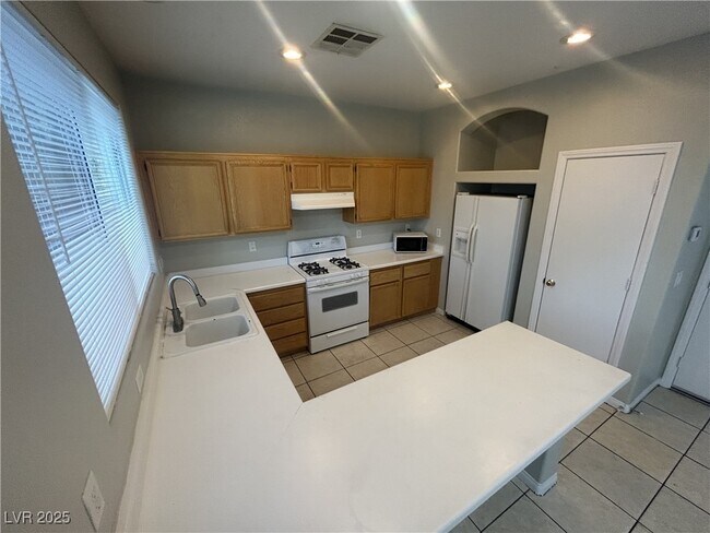 Building Photo - 8439 Regal Hills Ct