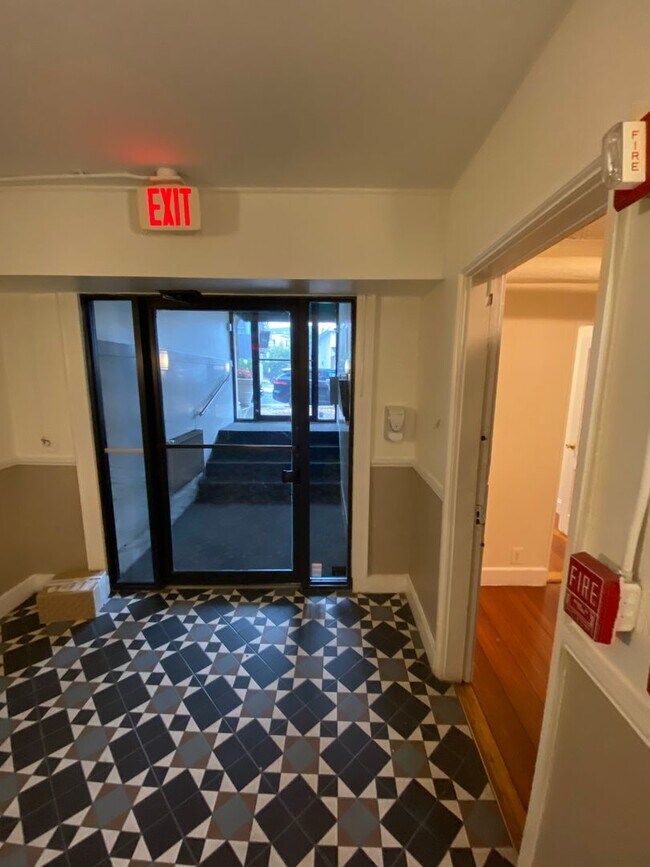 Foto del edificio - 2 bed/1 bath in Allston