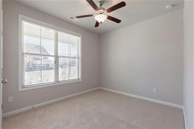 Foto del edificio - 208 Rainbow Ln