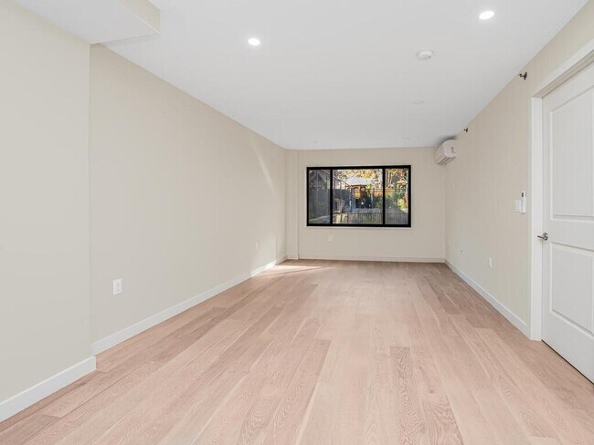Foto del edificio - 3641 Johnson Ave