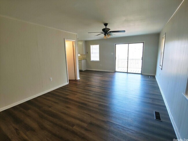 Foto del edificio - 10724 Sharon Rd