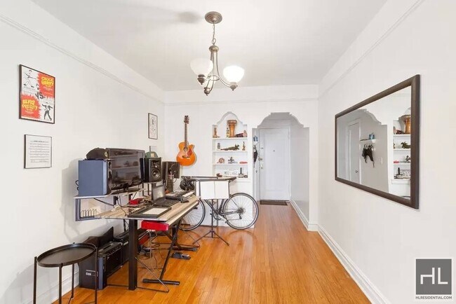 Building Photo - 82nd STREET