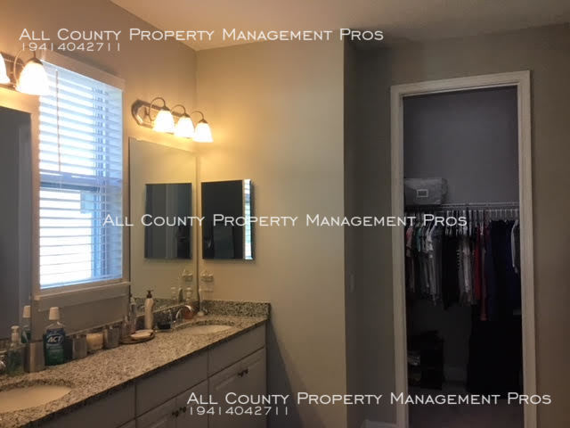 Building Photo - Maintenance FREE/I-75/Fruitville/Updated