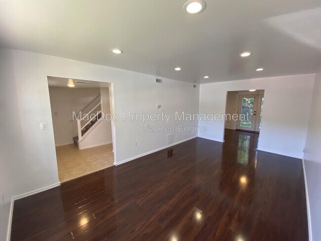 Building Photo - 810 Sledgehammer Dr