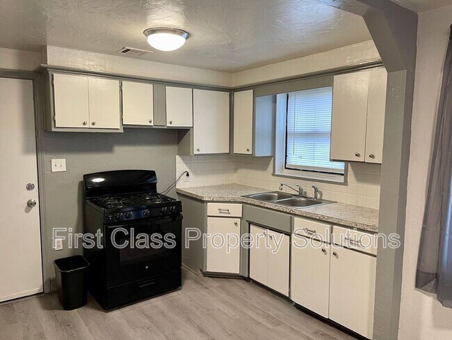 Photo - 3712 SE 15th St House