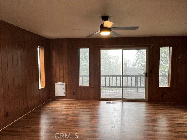 Foto del edificio - 897 Bear Springs Rd