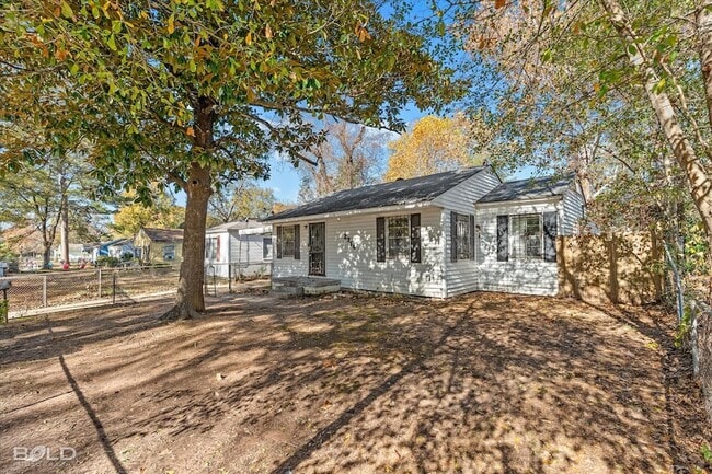 Foto del edificio - 2754 Lakehurst Ave