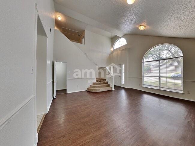 Building Photo - 1014 Bard Drive