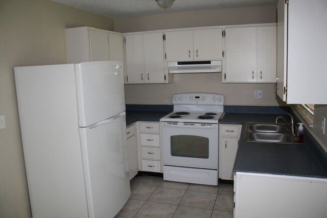 Foto del edificio - Cute 2 bedroom 1 bath in Seven Springs