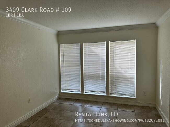 Foto del edificio - 3409 Clark Rd