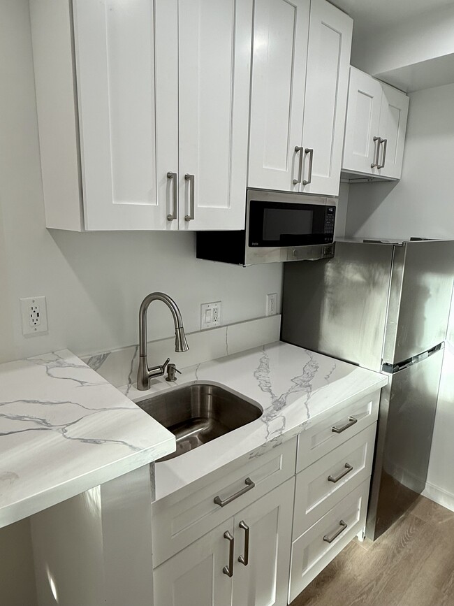 Building Photo - 10340-10360 Bellwood Ave