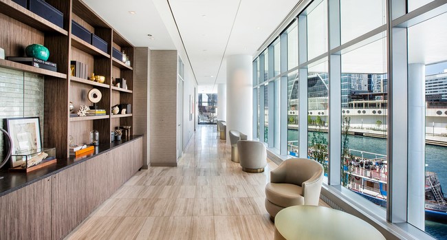 Foto del edificio - 353 W Wolf Point Plaza