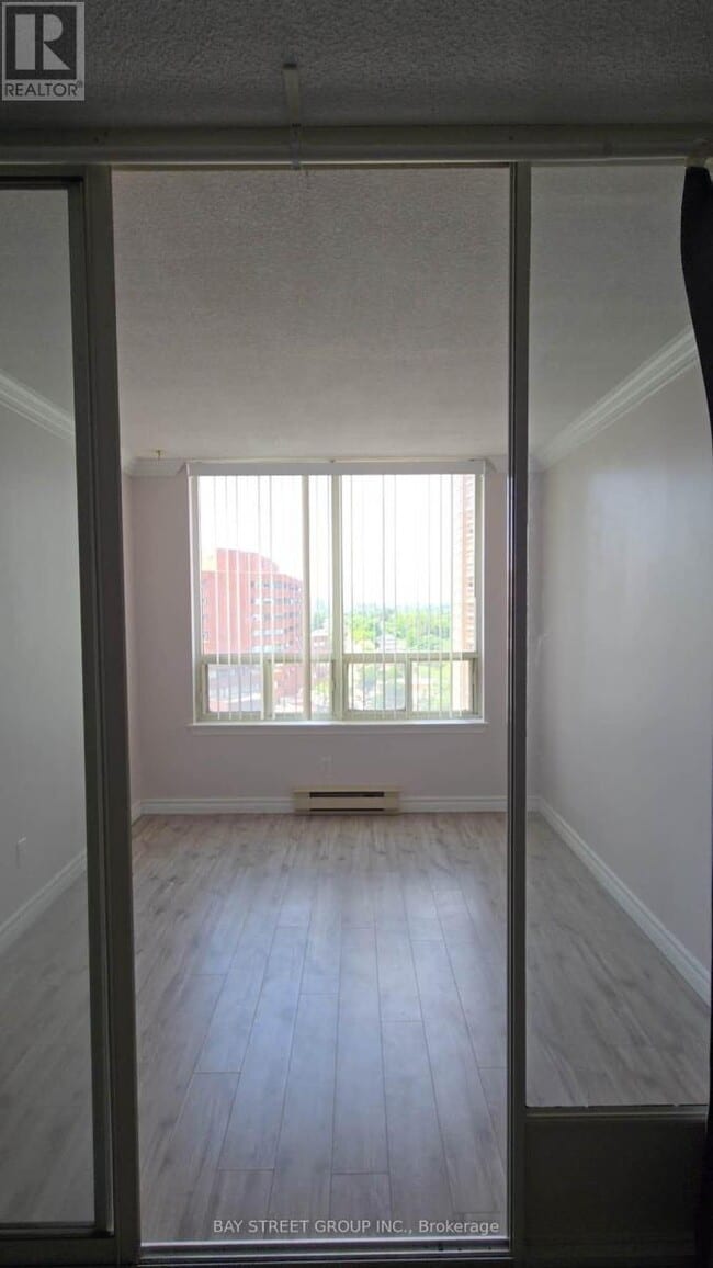 Building Photo - 30-1630 Greenfield Ave