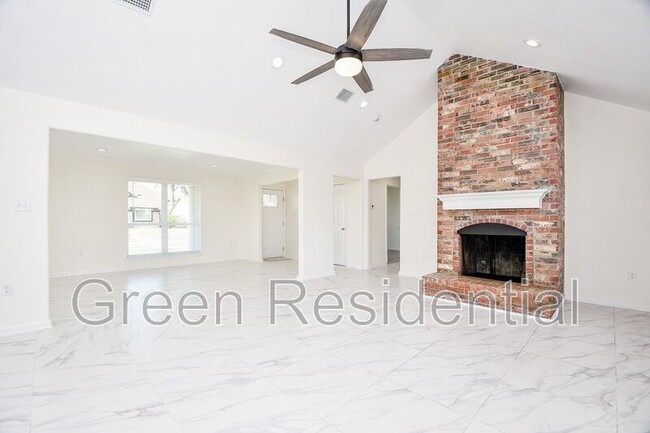 Building Photo - 10402 Kirkhall Dr