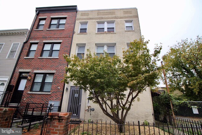 Foto del edificio - 822 4th St NE