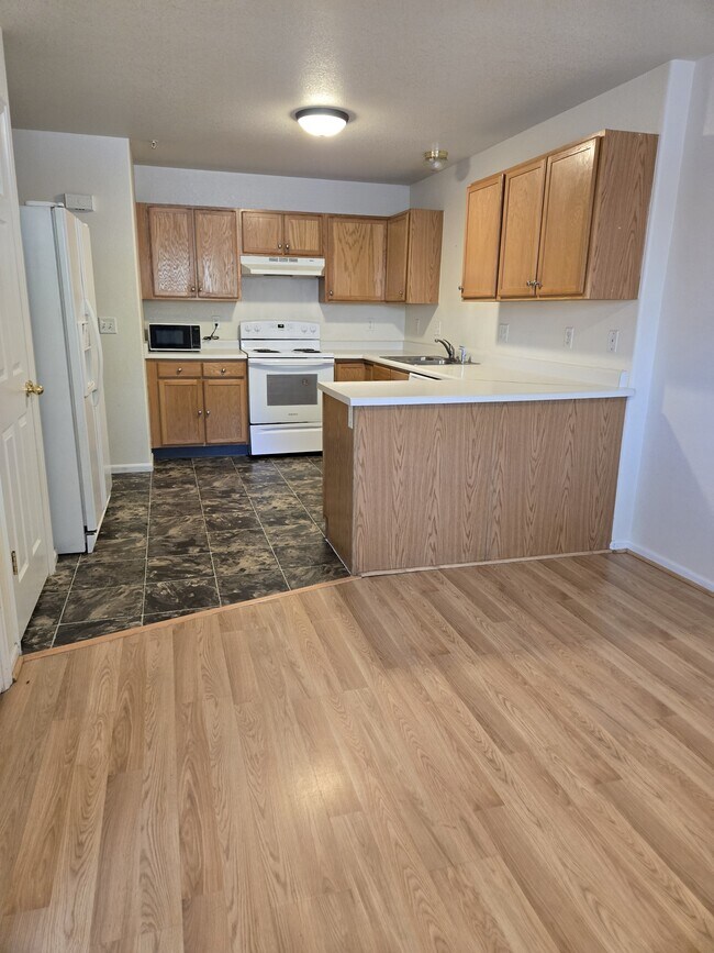 Foto del edificio - 2702 Rigden Pkwy