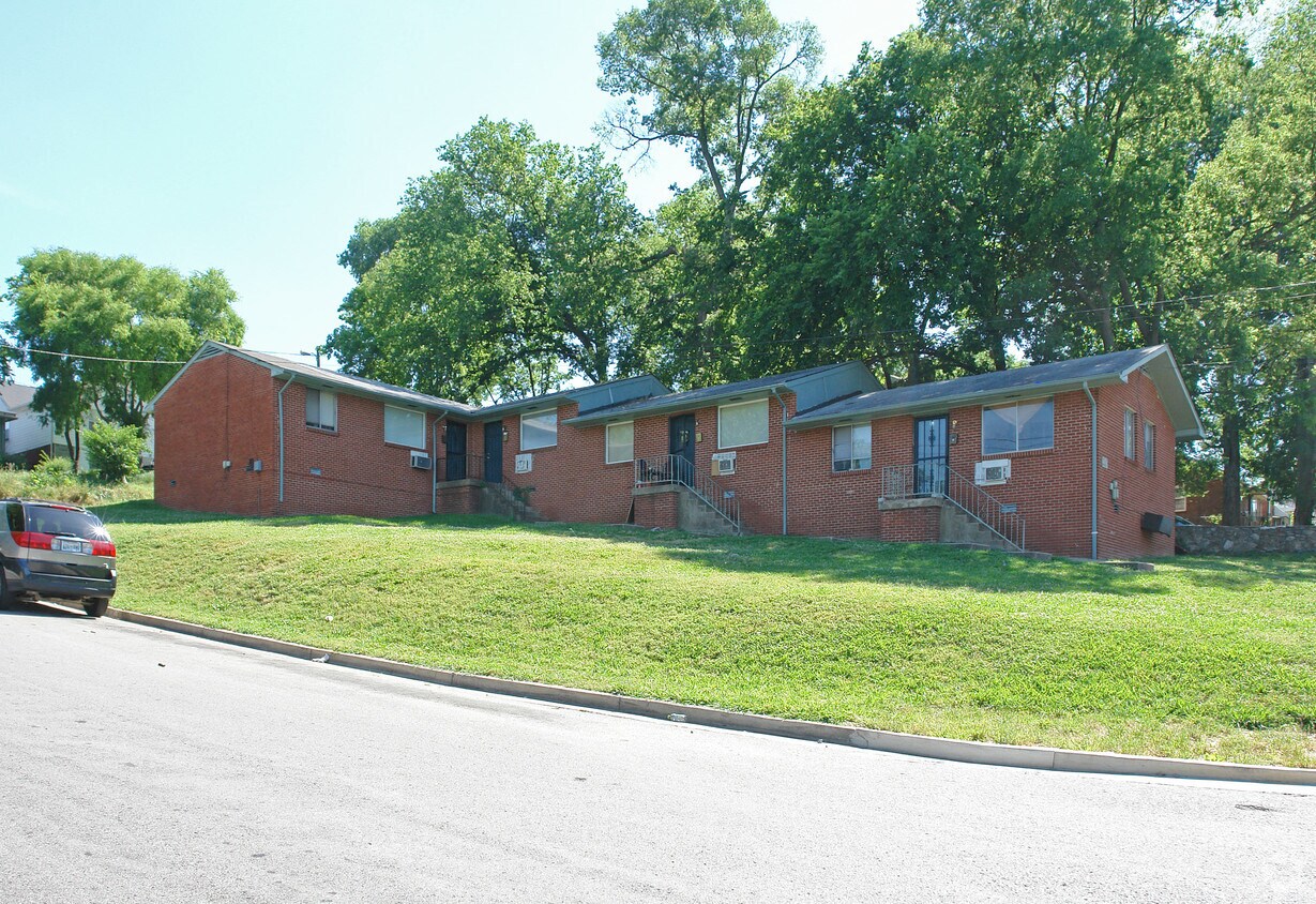 Building Photo - 1030 Wade Ave