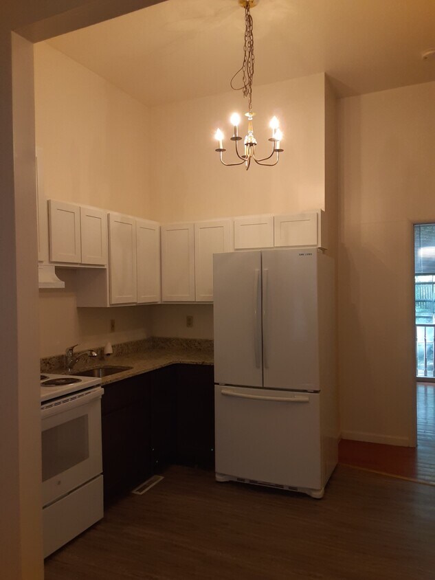 Kitchen - 68 Elm St