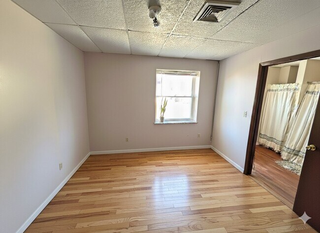 Building Photo - 5901 Bryant St