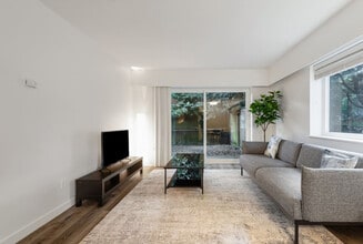 Building Photo - 254 E 12th Ave Building Photo - 254 E 12th Ave