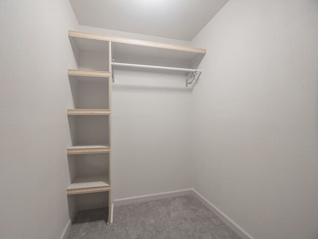 Foto del edificio - Phenomenally Beautiful FOUR bedroom TWO bath, Newly Remodeled Home! AVAILABLE RENT TO OWN!!