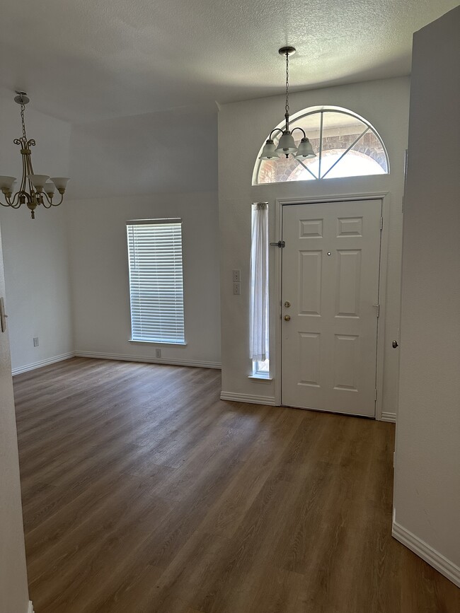 Building Photo - 105 Wildhaven Dr