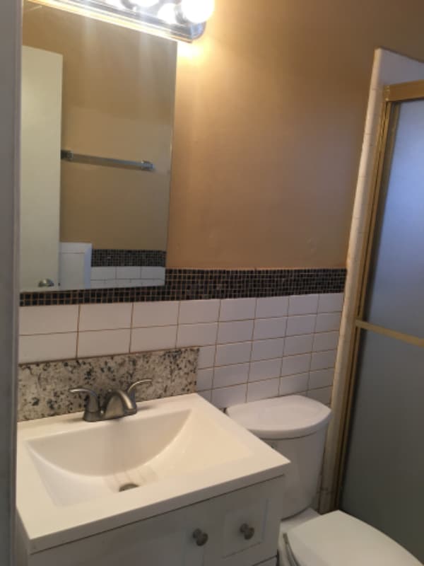 Building Photo - 136 N Alvarado St