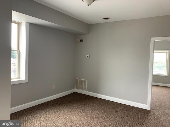 Foto del edificio - 207 W Lancaster Ave