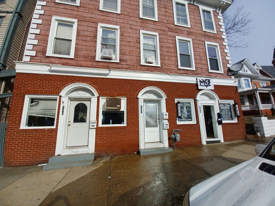 141 E Commerce St Unit 2E, Bridgeton, NJ 08302 Room for Rent in