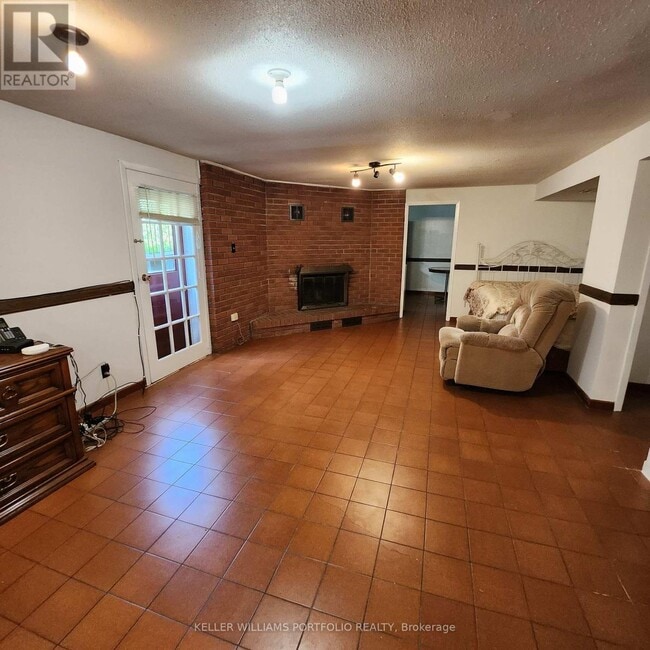 Building Photo - 2675 Sherhill Dr