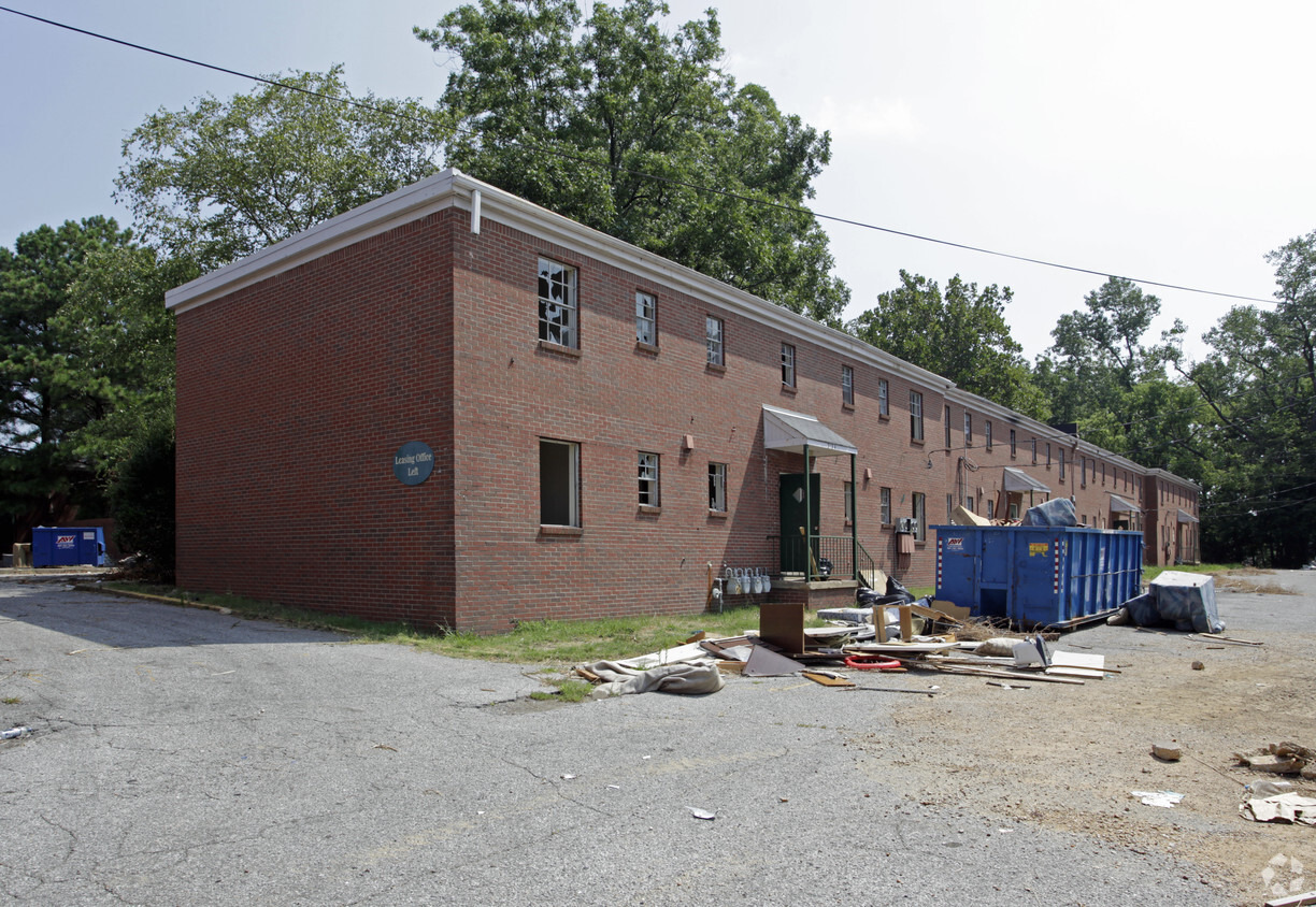 Building Photo - Peachtree South Apartments