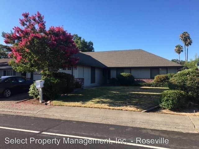 Foto principal - 4 br, 2 bath House - 1817 Vista Creek Dr