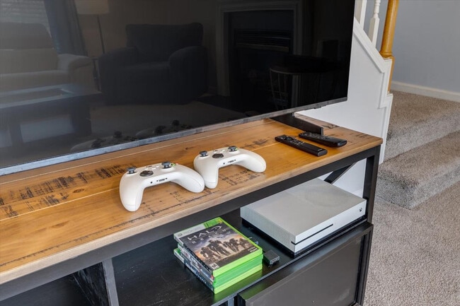 Building Photo - 605 Willingham Rd