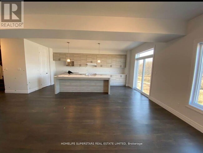 Building Photo - 32 Faith St