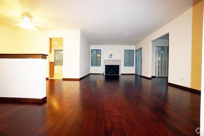 Building Photo - 6237 Trinity Dr