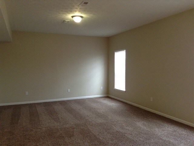 Building Photo - 966 Ally Way